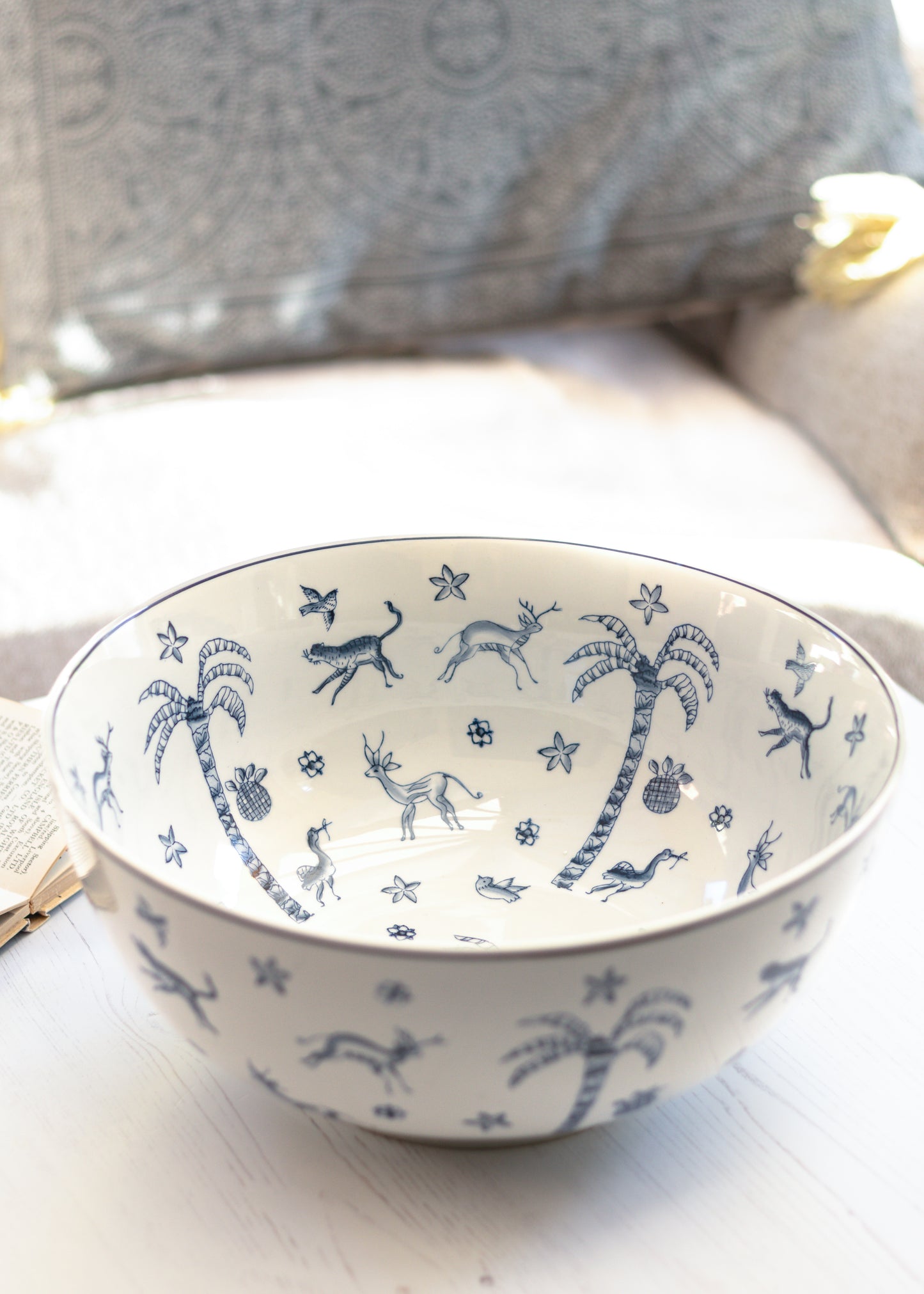 Decorative Coffee Table Bowl with Blue and White Animal Design
