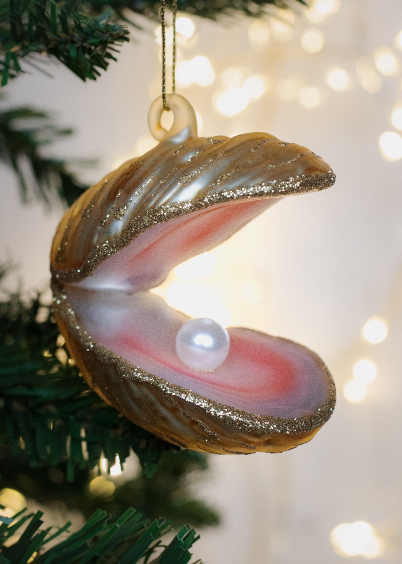 Load image into Gallery viewer, Clam with pearl tree decoration

