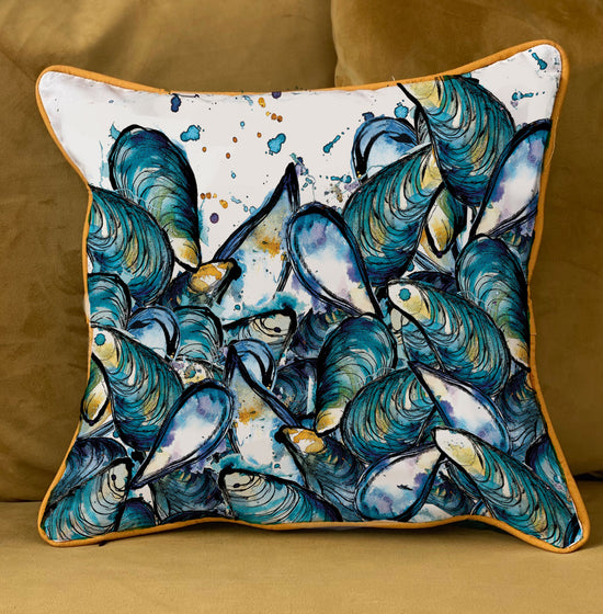 Load image into Gallery viewer, MUSSELS CUSHION
